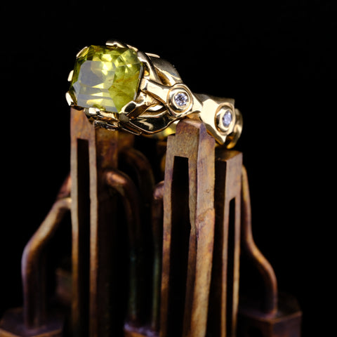 'Glynth' - sapphire & gold ring