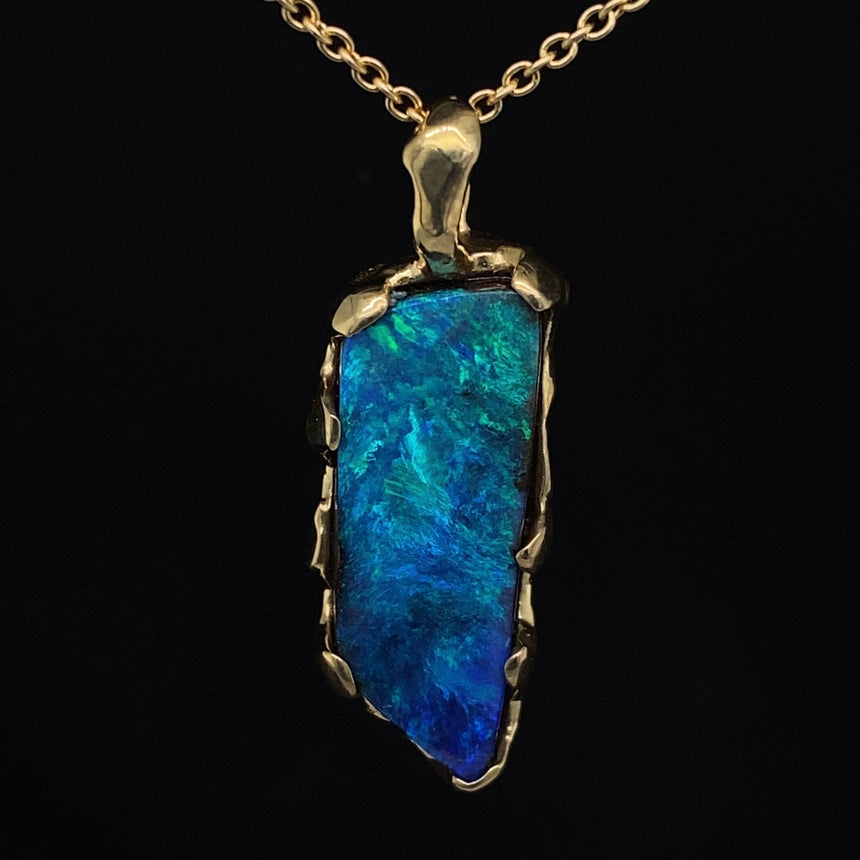 Boulder opal & 18ct gold pendant